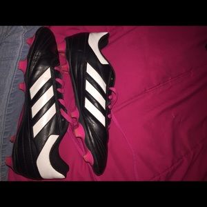 Girls 5.5 adidas soccer cleats